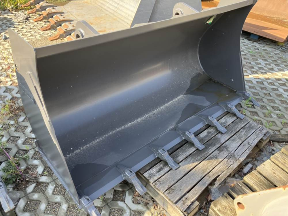 Volvo Schaufel mit Zähnen TPV - بكت: صور 1 Volvo Schaufel mit Zähnen TPV - بكت: صور 1
