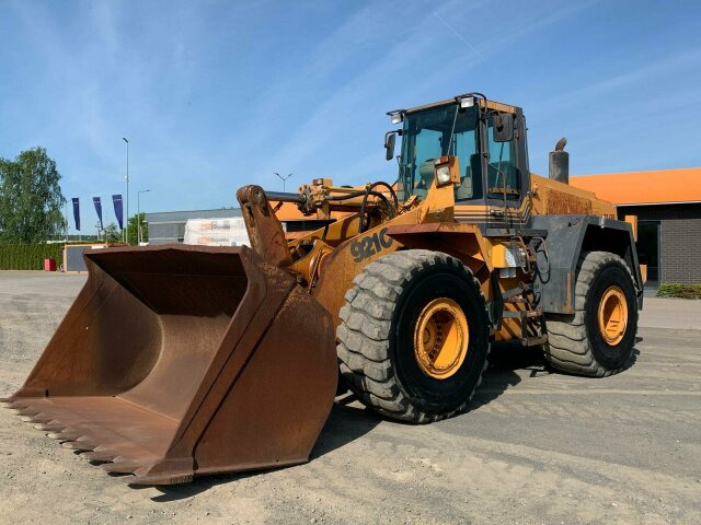 CASE 921C Radlader 25,5 Ton *Schaufel 4.1 m³ - اللودر بعجل: صور 1 CASE 921C Radlader 25,5 Ton *Schaufel 4.1 m³ - اللودر بعجل: صور 1