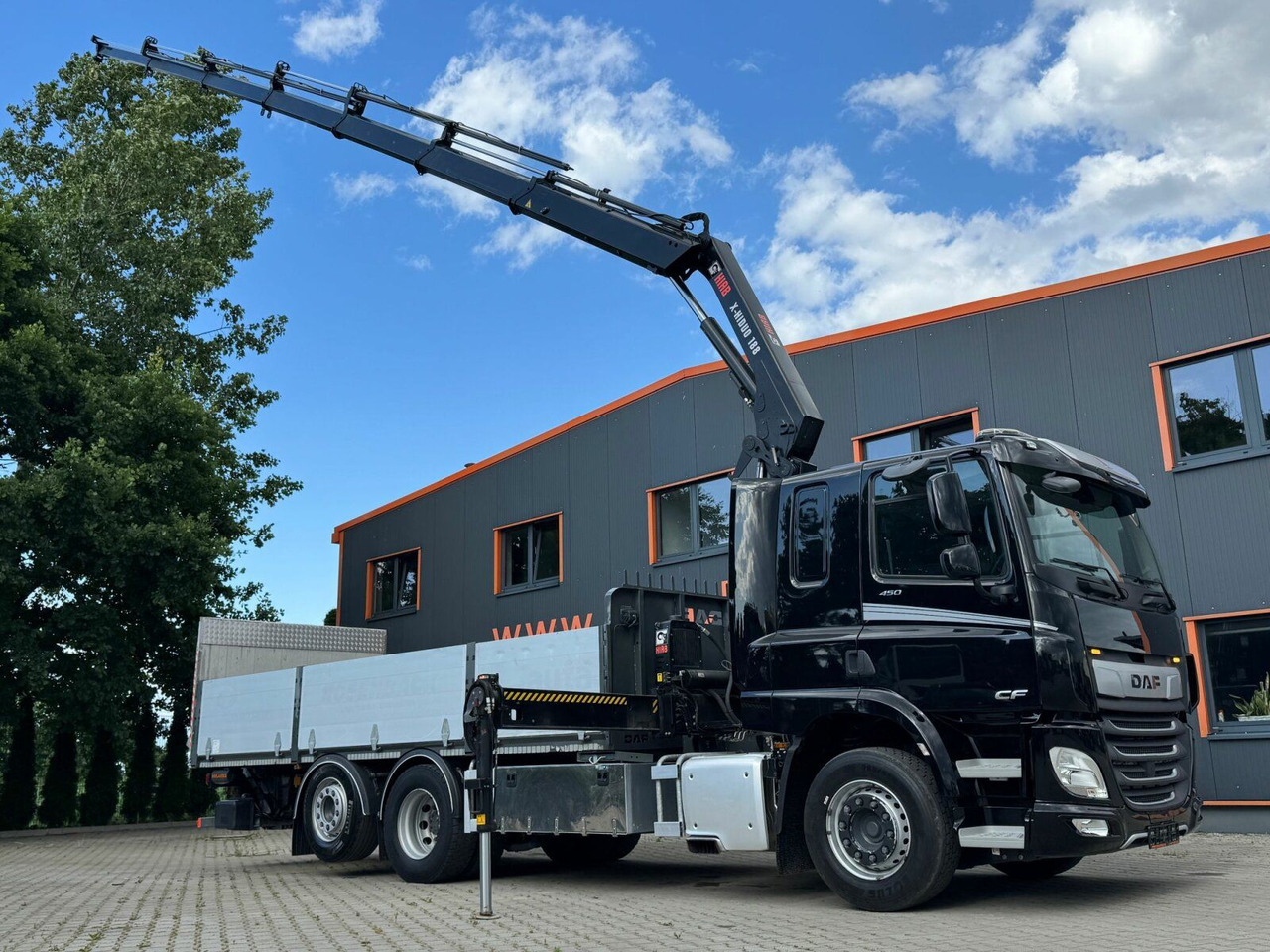 DAF CF 450 FAN 6x2 Pritsche mit Kran HIAB 188 E-6 - شاحنات مسطحة, شاحنة كرين: صور 1 DAF CF 450 FAN 6x2 Pritsche mit Kran HIAB 188 E-6 - شاحنات مسطحة, شاحنة كرين: صور 1