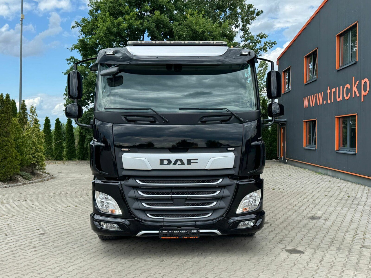 DAF CF 450 FAN 6x2 Pritsche mit Kran HIAB 188 E-6 - شاحنة كرين: صور 3 DAF CF 450 FAN 6x2 Pritsche mit Kran HIAB 188 E-6 - شاحنة كرين: صور 3