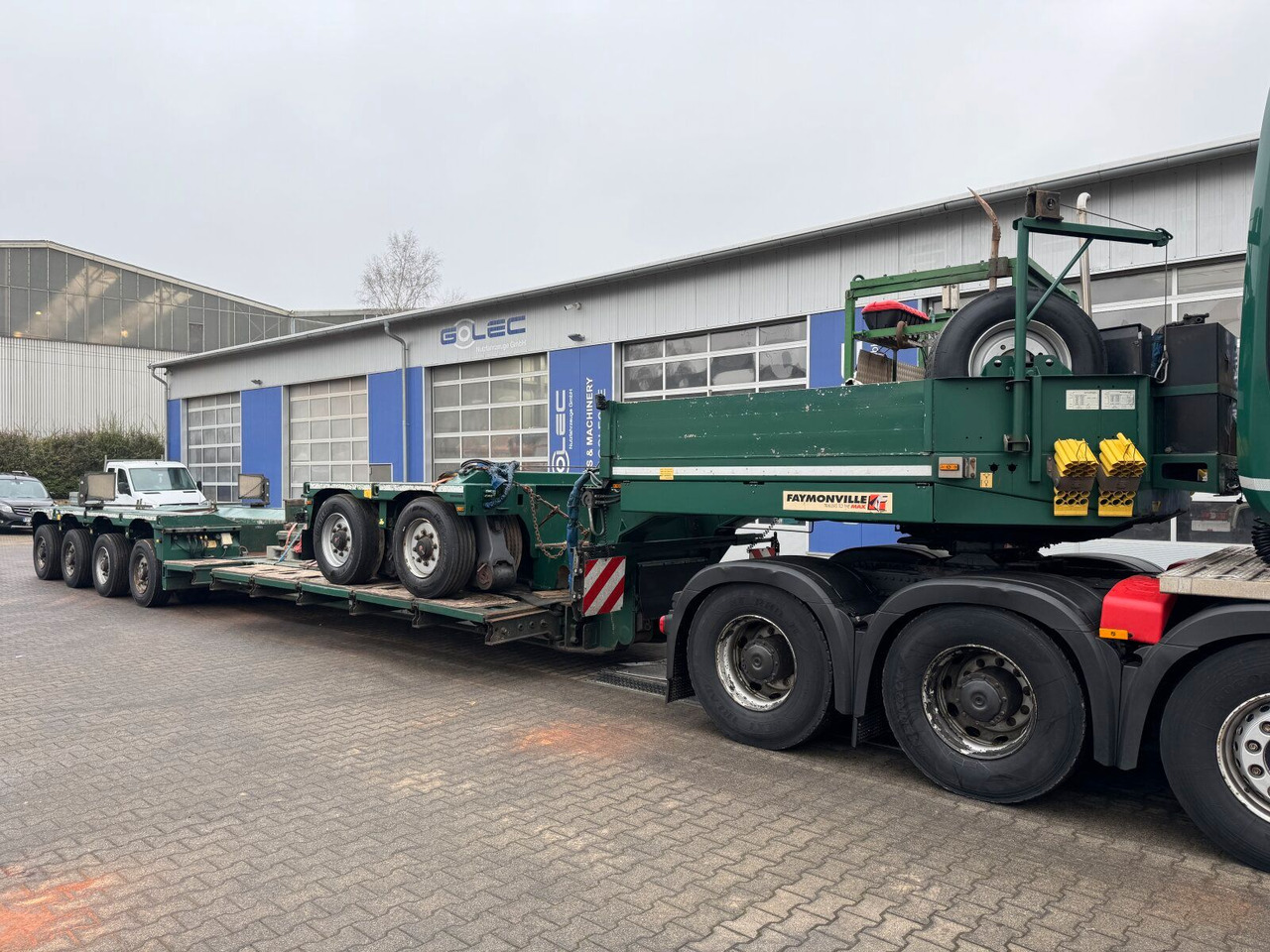 Faymonville STBZ-6VA Tieflader 4+2 Achse + Schwerlast *83 T - عربة مسطحة منخفضة نصف مقطورة: صور 3 Faymonville STBZ-6VA Tieflader 4+2 Achse + Schwerlast *83 T - عربة مسطحة منخفضة نصف مقطورة: صور 3