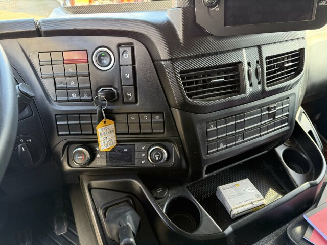 Iveco X-Way 480 6x2 Abrollkipper Palfinger PH T20 SLD5 - شاحنة ذات الخطاف: صور 3 Iveco X-Way 480 6x2 Abrollkipper Palfinger PH T20 SLD5 - شاحنة ذات الخطاف: صور 3