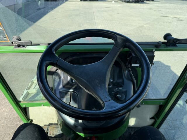 John Deere 3520 Kommunaltrak. Frontkraftheber Kuppeldreieck - جرارات البلدية: صور 2 John Deere 3520 Kommunaltrak. Frontkraftheber Kuppeldreieck - جرارات البلدية: صور 2