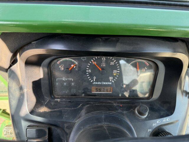 John Deere 3520 Kommunaltrak. Frontkraftheber Kuppeldreieck - جرارات البلدية: صور 3 John Deere 3520 Kommunaltrak. Frontkraftheber Kuppeldreieck - جرارات البلدية: صور 3