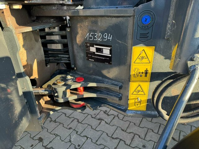 Komatsu WA 100M-8E0 Radlader 8 Ton - 3931 H - 0,75m³ - اللودر بعجل: صور 4 Komatsu WA 100M-8E0 Radlader 8 Ton - 3931 H - 0,75m³ - اللودر بعجل: صور 4