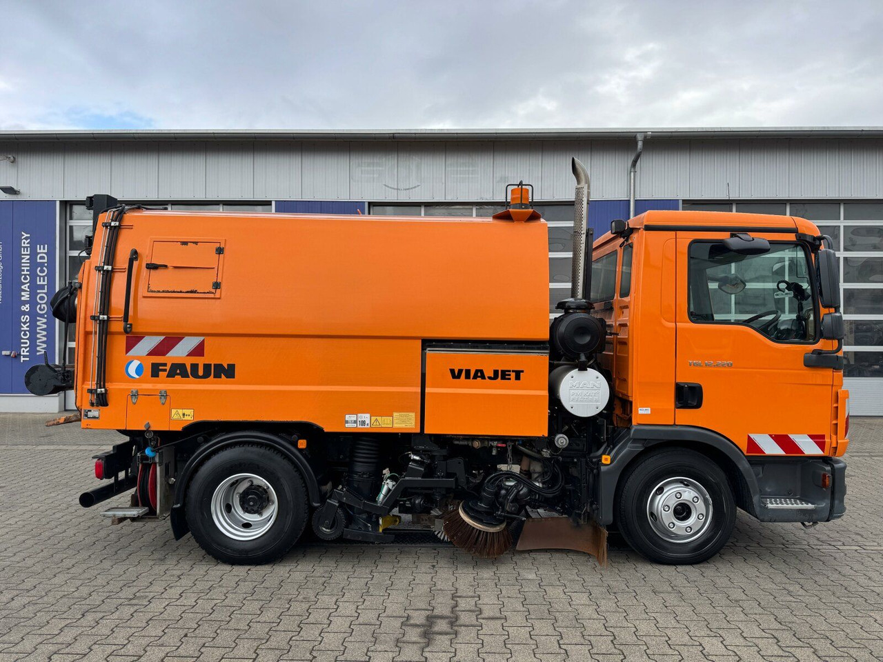 MAN 12.220 4x2 BL Kehrmaschine Viajet 5RHS - سياره كنس شوارع: صور 4 MAN 12.220 4x2 BL Kehrmaschine Viajet 5RHS - سياره كنس شوارع: صور 4