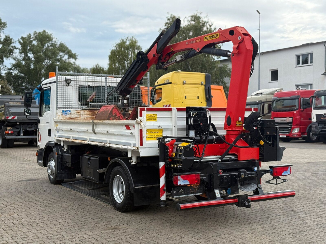 MAN TGL 8.220 4x2 Kipper Kran Palfinger 7.001-K A - قلاب صغير: صور 5 MAN TGL 8.220 4x2 Kipper Kran Palfinger 7.001-K A - قلاب صغير: صور 5