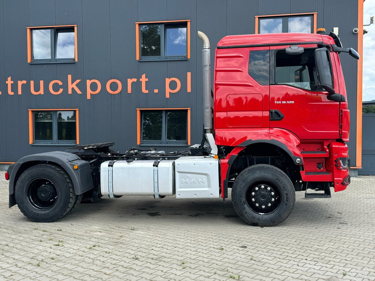 MAN TGS 18.520 4x4 SZM - Kipphyd. Blatt Luft Pritard - شاحنة جرار: صور 4 MAN TGS 18.520 4x4 SZM - Kipphyd. Blatt Luft Pritard - شاحنة جرار: صور 4