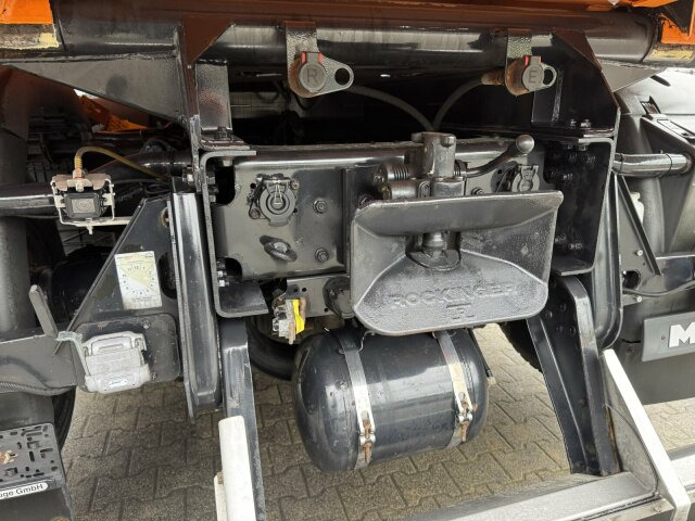 MAN TGS 28.400 6x4-4 Kipper Kran Palfinger PK9002 - قلابات, شاحنة كرين: صور 3 MAN TGS 28.400 6x4-4 Kipper Kran Palfinger PK9002 - قلابات, شاحنة كرين: صور 3