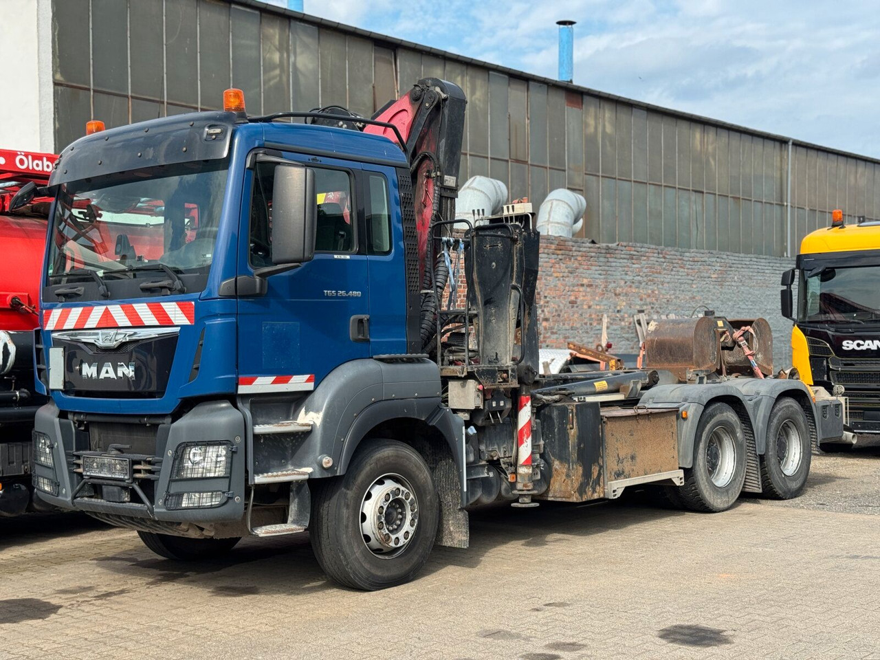 MAN TGS 28.480 6x4 Abrollkipper Kran Greifer 4,63 T - شاحنة ذات الخطاف, شاحنة كرين: صور 1 MAN TGS 28.480 6x4 Abrollkipper Kran Greifer 4,63 T - شاحنة ذات الخطاف, شاحنة كرين: صور 1