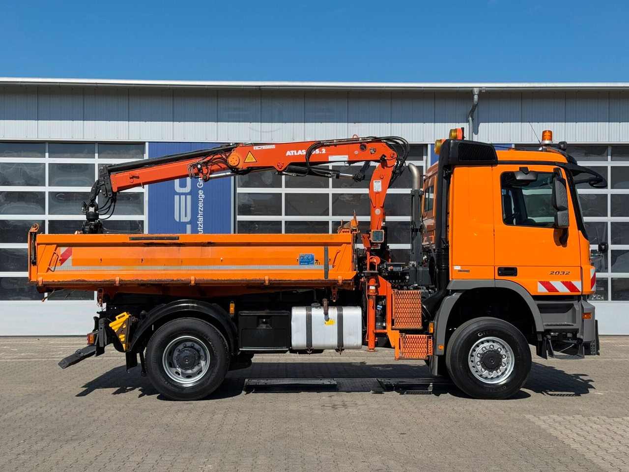 Mercedes-Benz ACTROS 2044 4x4 Kipper Kran ATLAS 65.2 A2L - قلابات, شاحنة كرين: صور 3 Mercedes-Benz ACTROS 2044 4x4 Kipper Kran ATLAS 65.2 A2L - قلابات, شاحنة كرين: صور 3
