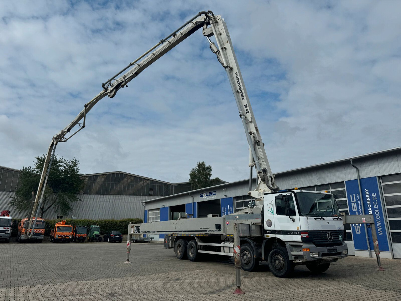 Mercedes-Benz ACTROS 3240 8x4 Betonpumpe PUTZMEISTER BSF 42 M - مضخة خرسانة: صور 2 Mercedes-Benz ACTROS 3240 8x4 Betonpumpe PUTZMEISTER BSF 42 M - مضخة خرسانة: صور 2
