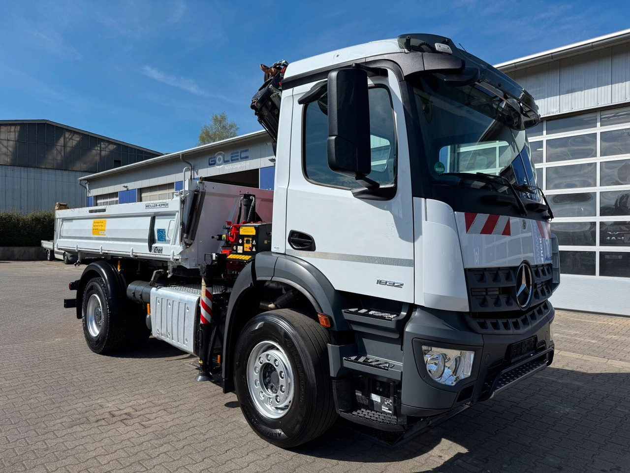 Mercedes-Benz AROCS 1832 4x2 Euro 6 Kipper Kran FASSI F120FB - قلابات, شاحنة كرين: صور 1 Mercedes-Benz AROCS 1832 4x2 Euro 6 Kipper Kran FASSI F120FB - قلابات, شاحنة كرين: صور 1