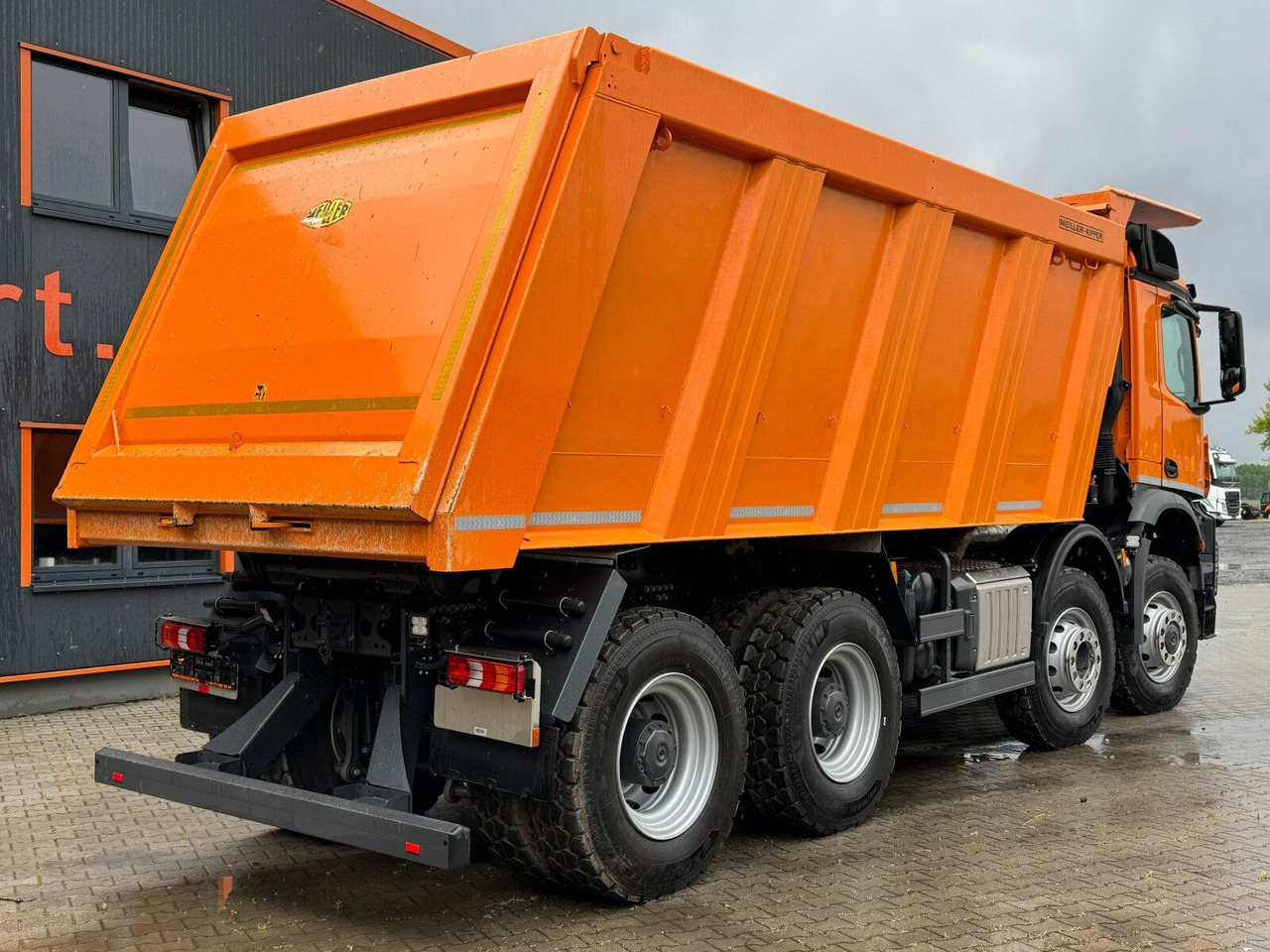 Mercedes-Benz AROCS 4851 8x6 Euro 6 Gesteinkipper MEILLER - قلابات: صور 3 Mercedes-Benz AROCS 4851 8x6 Euro 6 Gesteinkipper MEILLER - قلابات: صور 3
