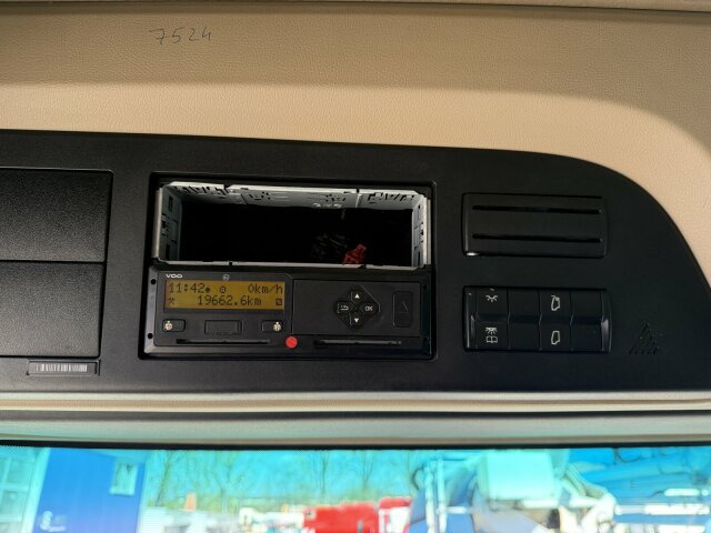 Mercedes-Benz Actros 1845 LS SZM 4x2 Kipphydraulik Retarder - شاحنة جرار: صور 4 Mercedes-Benz Actros 1845 LS SZM 4x2 Kipphydraulik Retarder - شاحنة جرار: صور 4