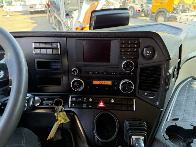 Mercedes-Benz Actros 1845 LS SZM 4x2 Kipphydraulik Retarder - شاحنة جرار: صور 3 Mercedes-Benz Actros 1845 LS SZM 4x2 Kipphydraulik Retarder - شاحنة جرار: صور 3