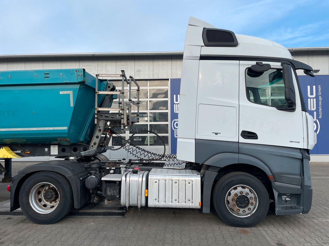 Mercedes-Benz Actros 1845 SZM 4x2 Retarder Kipphydraulik - شاحنة جرار: صور 3 Mercedes-Benz Actros 1845 SZM 4x2 Retarder Kipphydraulik - شاحنة جرار: صور 3