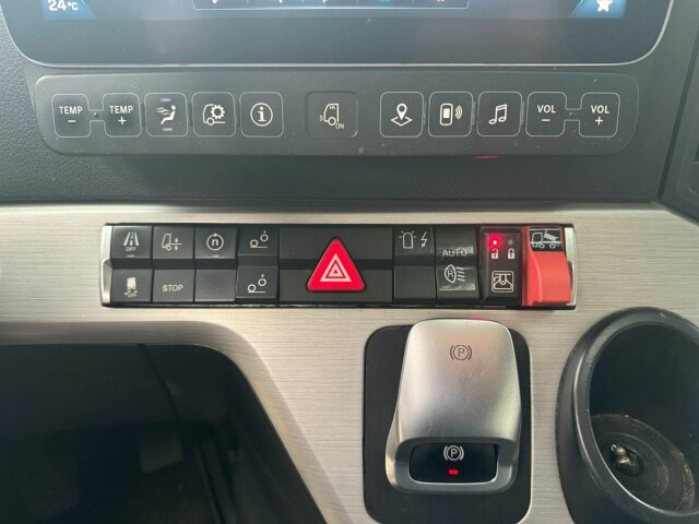 Mercedes-Benz Arocs 3253 8x4 Abrollkipper Kran Palfinger 37002 - شاحنة ذات الخطاف, شاحنة كرين: صور 5 Mercedes-Benz Arocs 3253 8x4 Abrollkipper Kran Palfinger 37002 - شاحنة ذات الخطاف, شاحنة كرين: صور 5