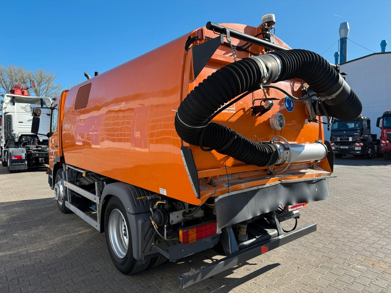 Mercedes-Benz Atego 1518 4x2 Kehrmaschine Bucher 500 - سياره كنس شوارع: صور 5 Mercedes-Benz Atego 1518 4x2 Kehrmaschine Bucher 500 - سياره كنس شوارع: صور 5