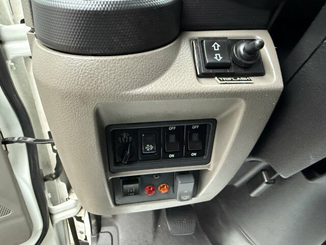 Nissan Cabstar 4x2 Ruthmann Steiger TB 270 - مصاعد الازدهار محمولة على شاحنة: صور 4 Nissan Cabstar 4x2 Ruthmann Steiger TB 270 - مصاعد الازدهار محمولة على شاحنة: صور 4