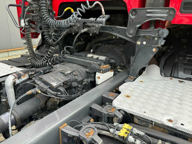 Scania G450 4x4 Euro 6 SZM Kipphydraulik Blatt/ Blatt - شاحنة جرار: صور 4 Scania G450 4x4 Euro 6 SZM Kipphydraulik Blatt/ Blatt - شاحنة جرار: صور 4