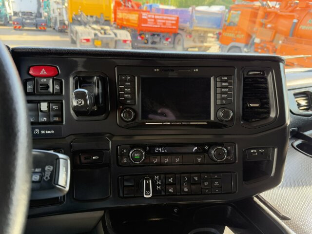 Scania G450 XT 4x4 Euro 6 SZM Kipphydraulik Blatt/ Luft - شاحنة جرار: صور 3 Scania G450 XT 4x4 Euro 6 SZM Kipphydraulik Blatt/ Luft - شاحنة جرار: صور 3