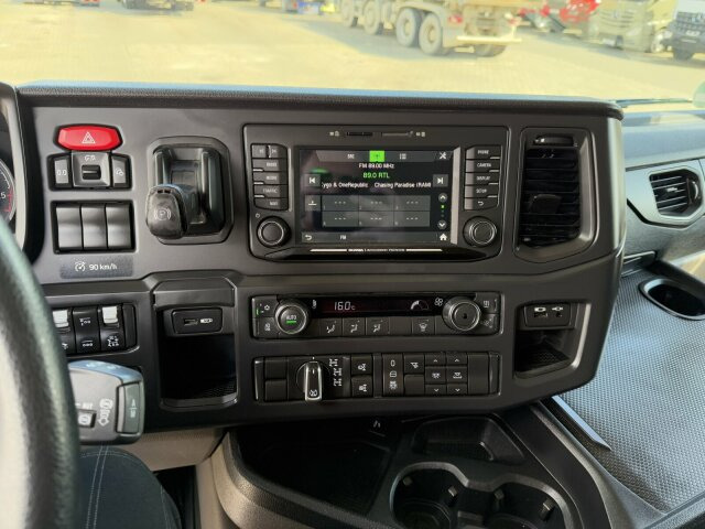 Scania G450 XT 4x4 Euro 6 SZM Kipphydraulik Blatt/ Luft - شاحنة جرار: صور 3 Scania G450 XT 4x4 Euro 6 SZM Kipphydraulik Blatt/ Luft - شاحنة جرار: صور 3