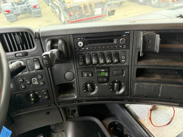 Scania R560 6x4 Holztransport Kran LOGLIFT HIAB 140S79R - شاحنة قطع الأشجار, شاحنة كرين: صور 4 Scania R560 6x4 Holztransport Kran LOGLIFT HIAB 140S79R - شاحنة قطع الأشجار, شاحنة كرين: صور 4