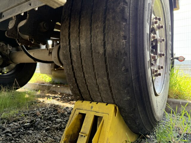 Schmitz Cargobull Gotha AFG 18 BS Baustoffanhänger 2 Achse - مقطورات مسطحة: صور 3 Schmitz Cargobull Gotha AFG 18 BS Baustoffanhänger 2 Achse - مقطورات مسطحة: صور 3