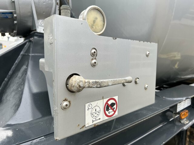 Schwing Stetter Betonmischer Auflieger 10 m³ - نصف مقطورة خلاطة خرسانة: صور 4 Schwing Stetter Betonmischer Auflieger 10 m³ - نصف مقطورة خلاطة خرسانة: صور 4