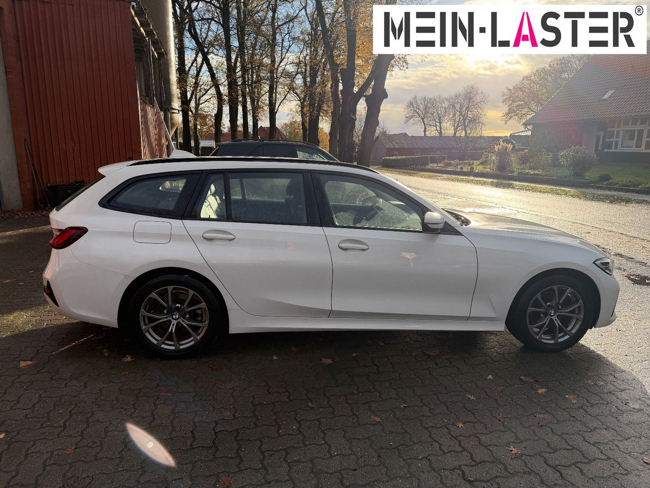 BMW 320 d xDrive touring Sport Line shadow AHK - سيارة ستيشن: صور 4 BMW 320 d xDrive touring Sport Line shadow AHK - سيارة ستيشن: صور 4