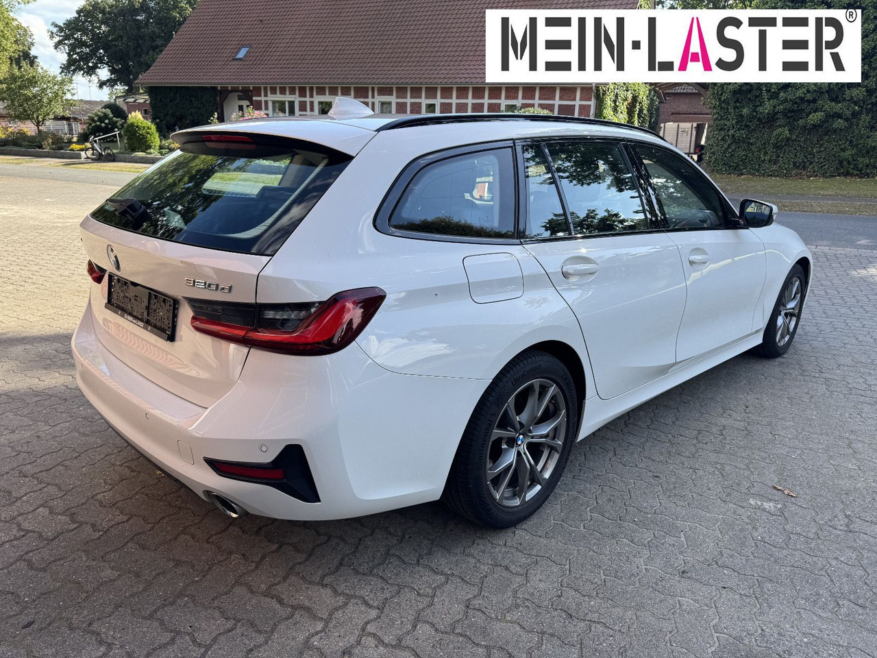 سيارة ستيشن BMW 320 d xDrive touring Sport Line shadow AHK: صور 7