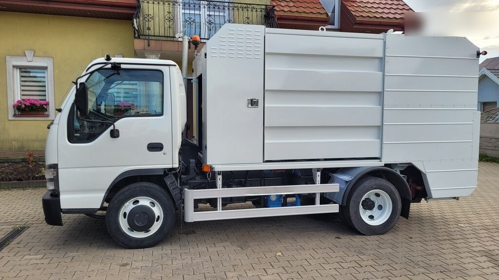 Isuzu NQR75 Container washer laveuse lavacassonetti myjka - شاحنة القمامة: صور 5 Isuzu NQR75 Container washer laveuse lavacassonetti myjka - شاحنة القمامة: صور 5