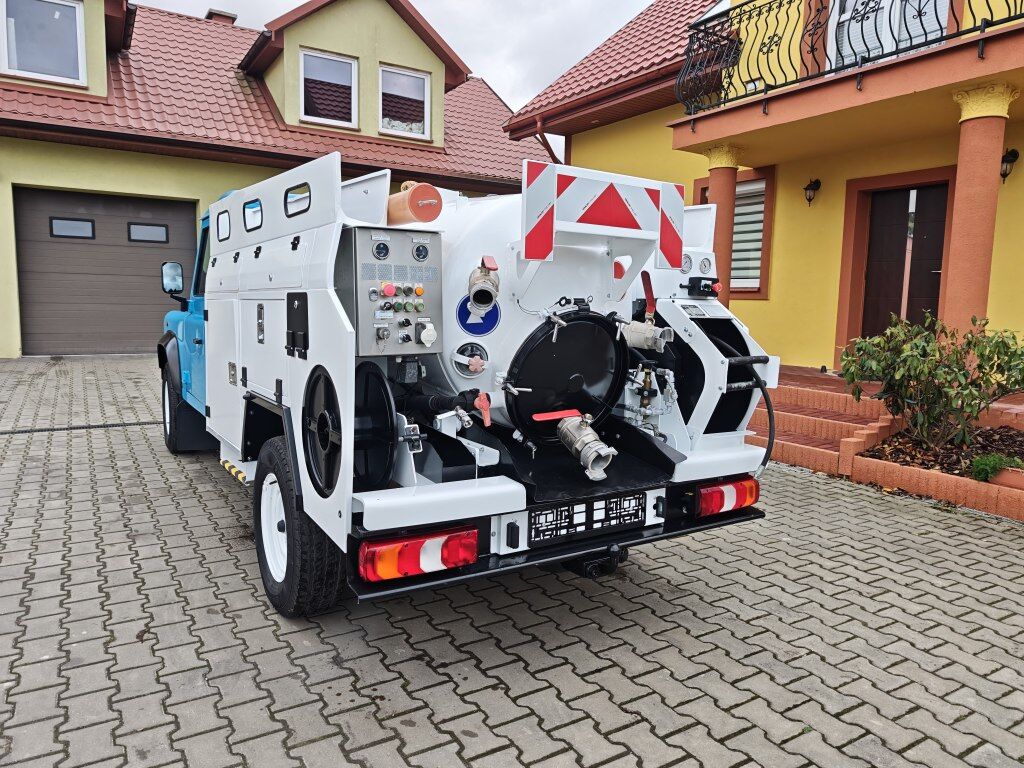 Land Rover Defender 130 RIVARD Premium - فراغ شاحنة: صور 4 Land Rover Defender 130 RIVARD Premium - فراغ شاحنة: صور 4