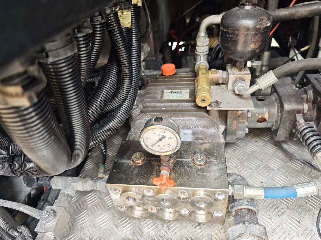 شاحنة القمامة Renault Midlum 270dxi Myjka Container washer TECME: صور 29 شاحنة القمامة Renault Midlum 270dxi Myjka Container washer TECME: صور 29