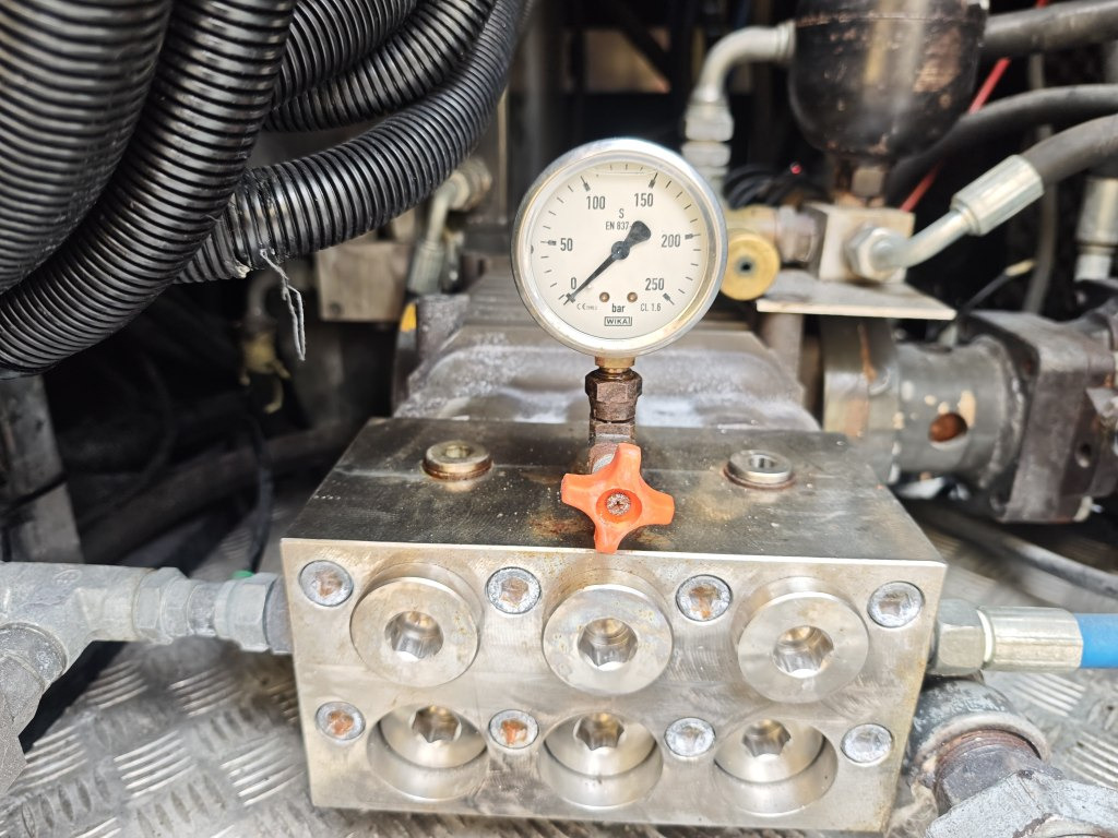 شاحنة القمامة Renault Midlum 270dxi Myjka Container washer TECME: صور 30 شاحنة القمامة Renault Midlum 270dxi Myjka Container washer TECME: صور 30