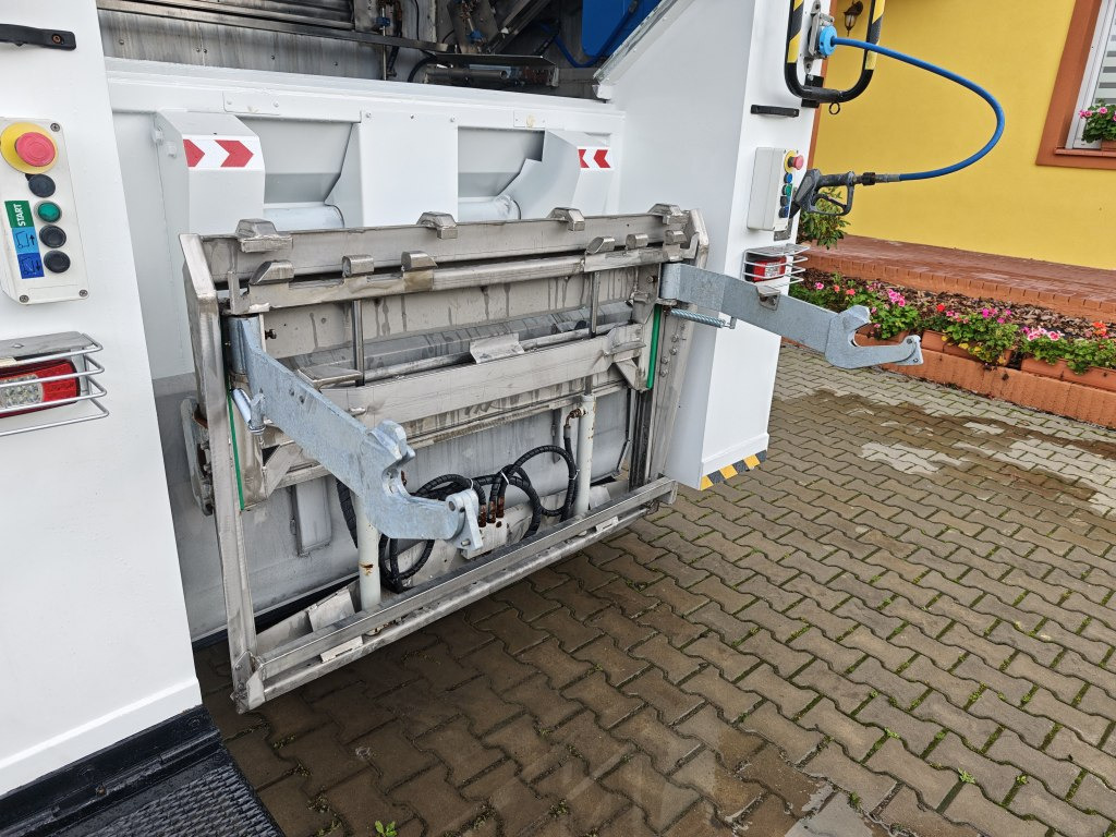 شاحنة القمامة Renault Midlum 270dxi Myjka Container washer TECME: صور 11 شاحنة القمامة Renault Midlum 270dxi Myjka Container washer TECME: صور 11