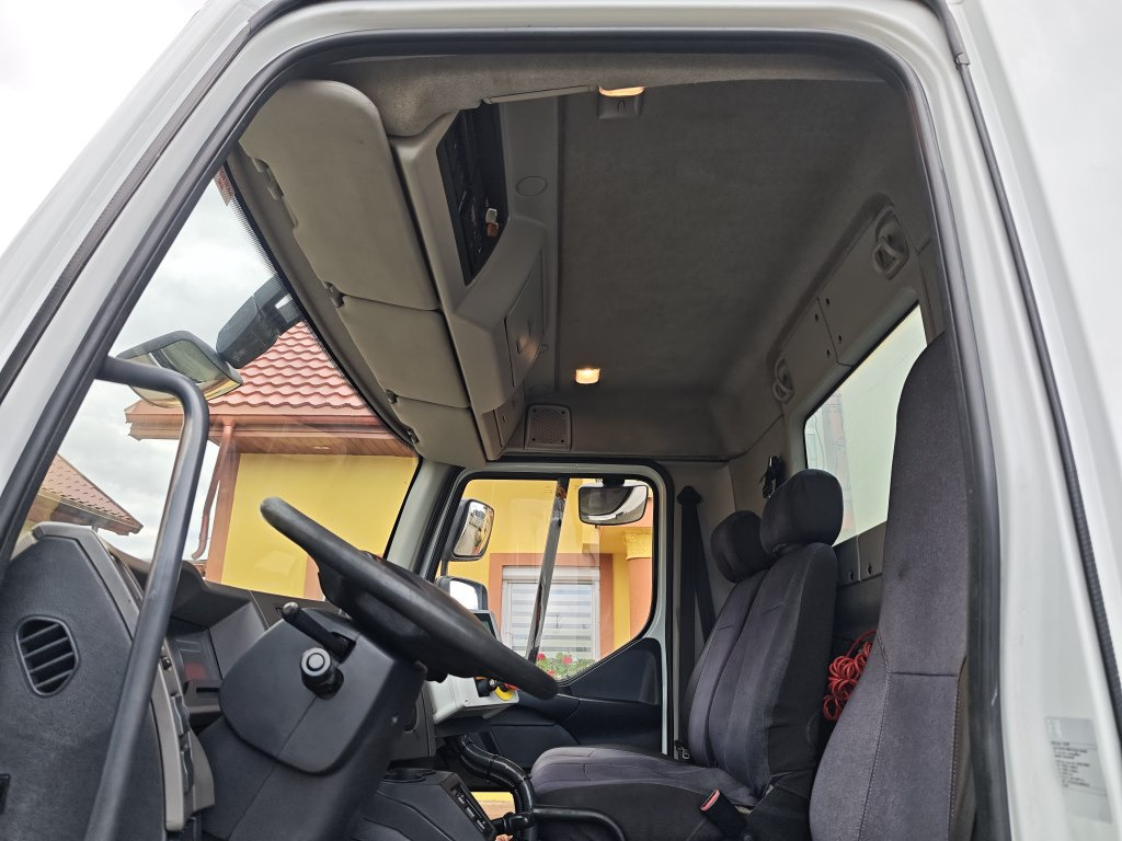 شاحنة القمامة Renault Midlum 270dxi Myjka Container washer TECME: صور 45 شاحنة القمامة Renault Midlum 270dxi Myjka Container washer TECME: صور 45