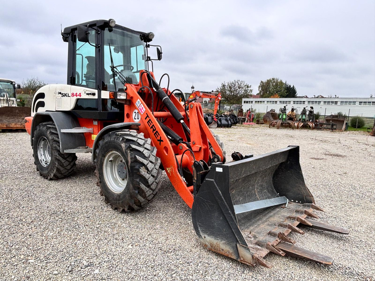TEREX TL 100 - اللودر بعجل: صور 2 TEREX TL 100 - اللودر بعجل: صور 2