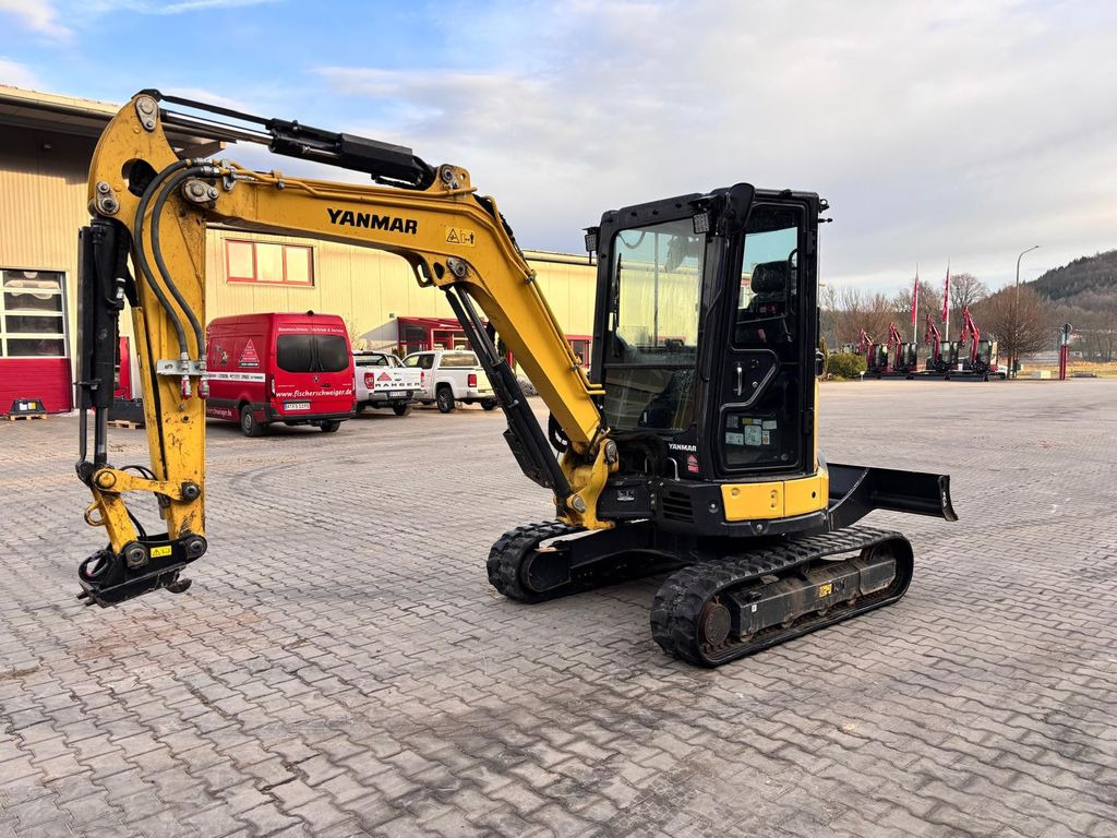 Yanmar Vio38-6 - حفارة مصغرة: صور 1 Yanmar Vio38-6 - حفارة مصغرة: صور 1