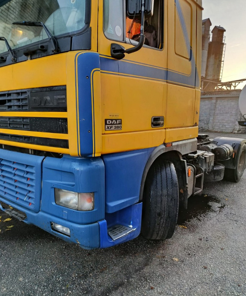 DAF XF 95.380 S1681 - شاحنة جرار: صور 3 DAF XF 95.380 S1681 - شاحنة جرار: صور 3