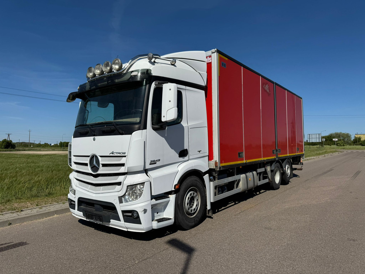 MERCEDES-BENZ ACTROS 2542 - بصندوق مغلق شاحنة: صور 2 MERCEDES-BENZ ACTROS 2542 - بصندوق مغلق شاحنة: صور 2