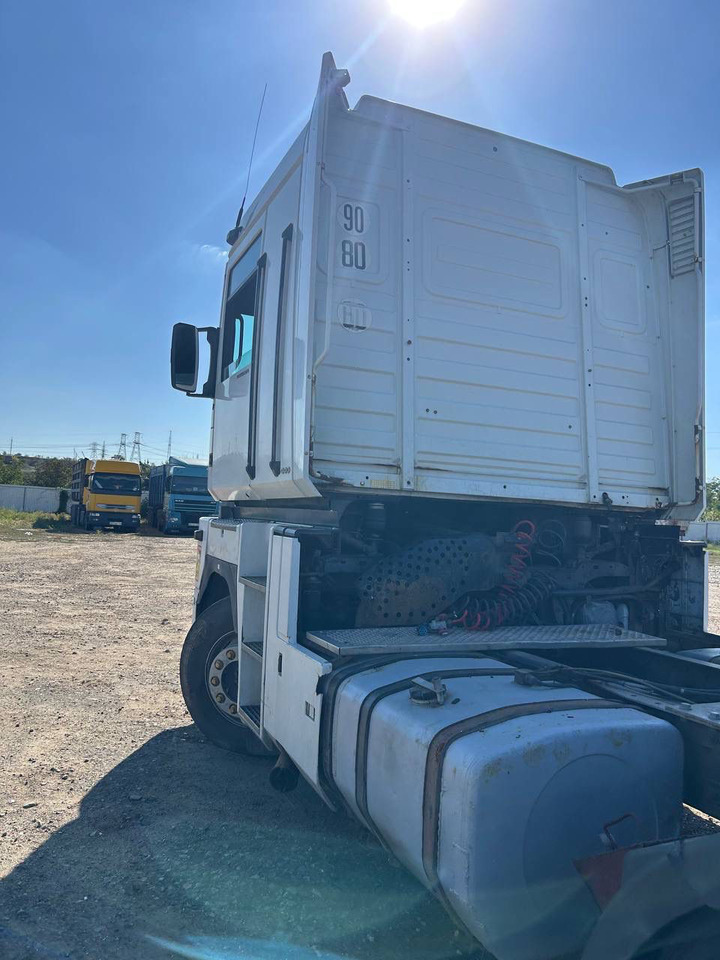 RENAULT Magnum 440 - شاحنة جرار: صور 5 RENAULT Magnum 440 - شاحنة جرار: صور 5