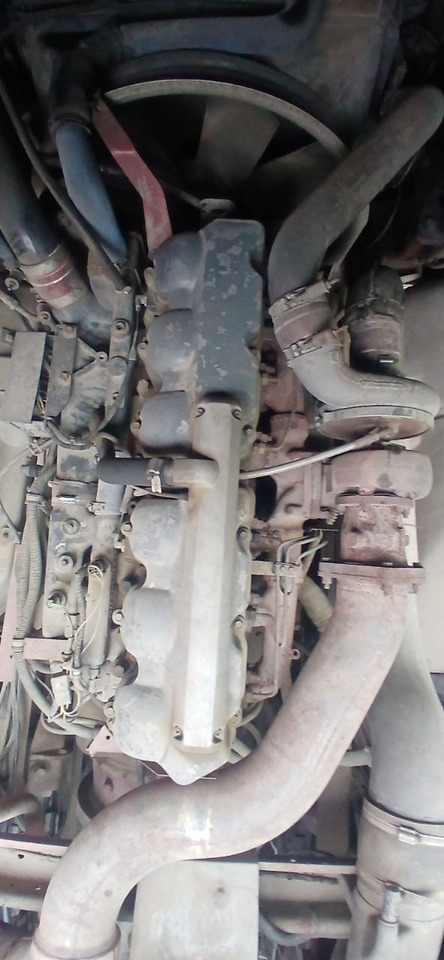 شاحنة جرار RENAULT Magnum 470: صور 16