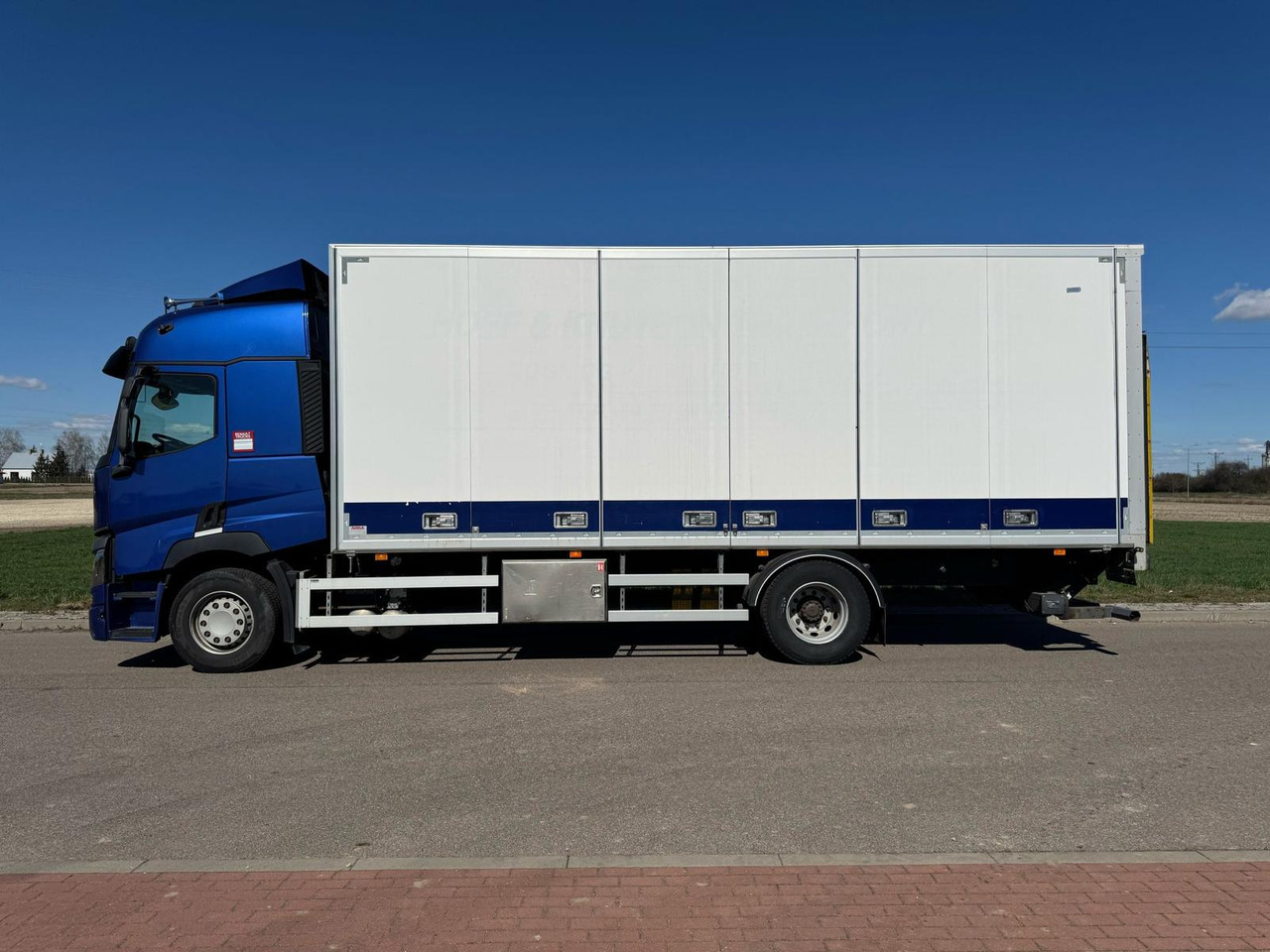 RENAULT T380 - بصندوق مغلق شاحنة: صور 3 RENAULT T380 - بصندوق مغلق شاحنة: صور 3