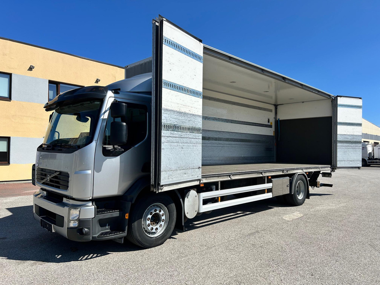 VOLVO FE260 - بصندوق مغلق شاحنة: صور 3 VOLVO FE260 - بصندوق مغلق شاحنة: صور 3