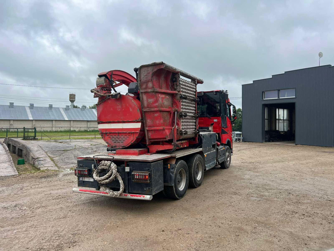 ماكينة تقطيع الأغصان VOLVO FH16.550: صور 8