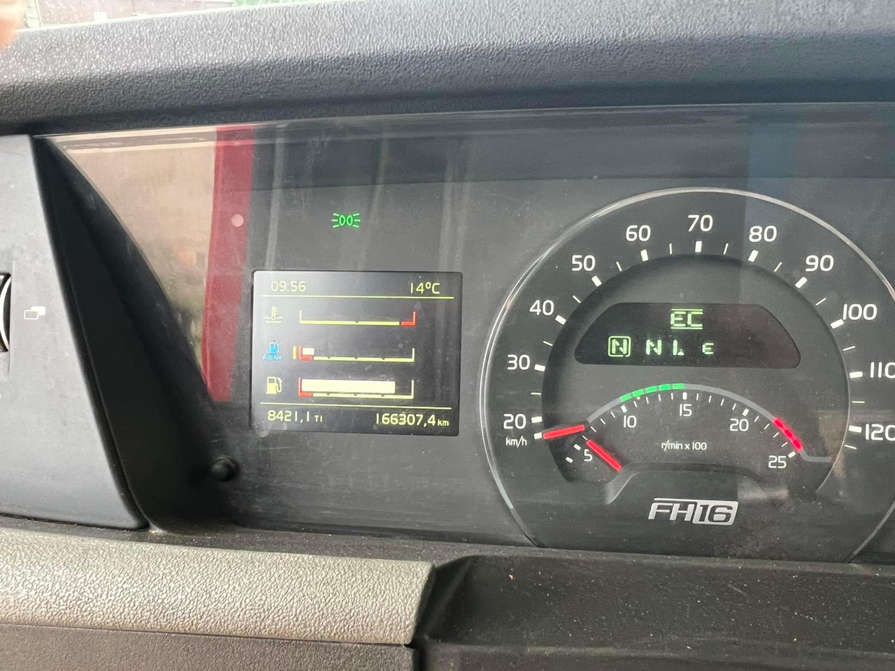 ماكينة تقطيع الأغصان VOLVO FH16.550: صور 11