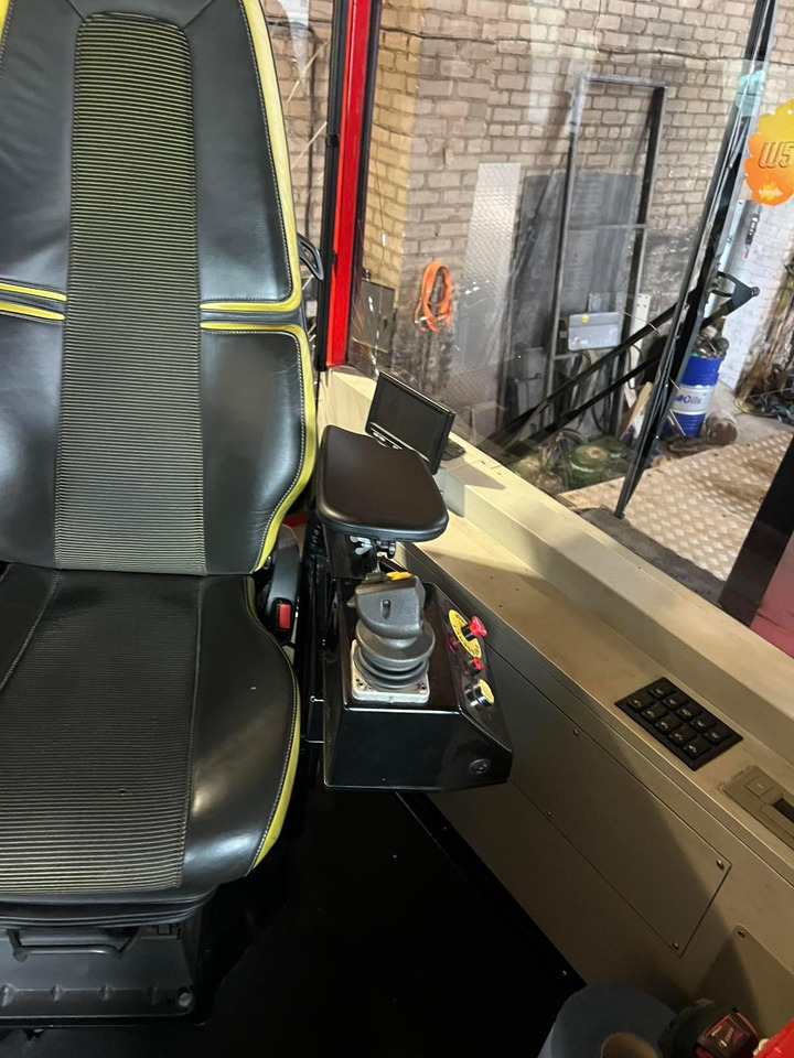 ماكينة تقطيع الأغصان VOLVO FH16.550: صور 14