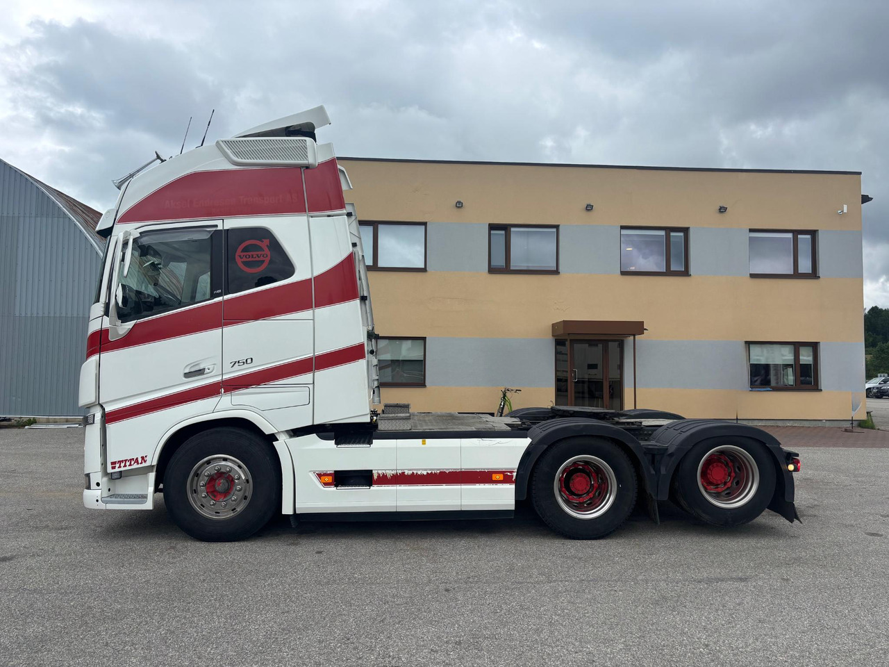 VOLVO FH16.750 - شاحنة جرار: صور 4 VOLVO FH16.750 - شاحنة جرار: صور 4